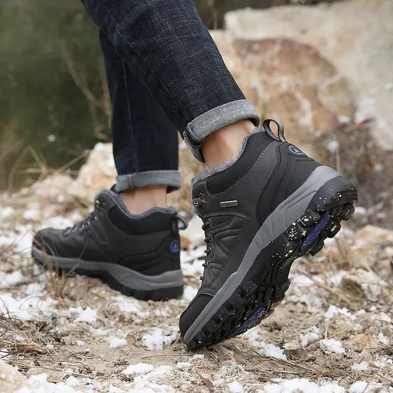 Men’s Winter Outdoor Hiking Shoes – Plush Insulated Lightweight Sneakers